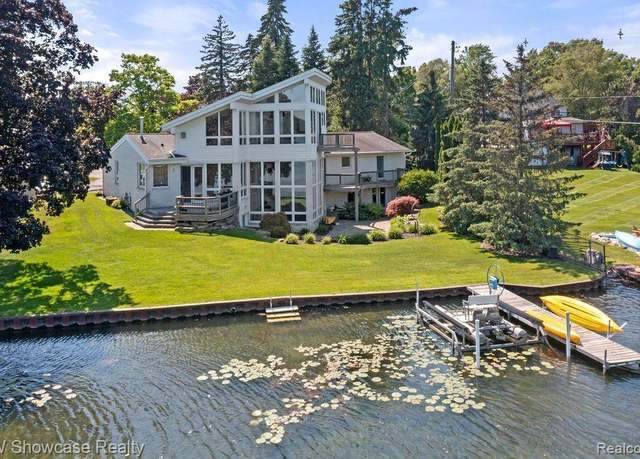 Property at 4614 CLAUDIA Dr, Waterford, MI 48328 1100, 5 beds, 4 baths