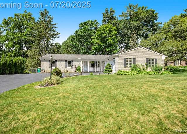 Property at 3172 Branch Ct, Wixom, MI 48393 1200, 3 beds, 2 baths