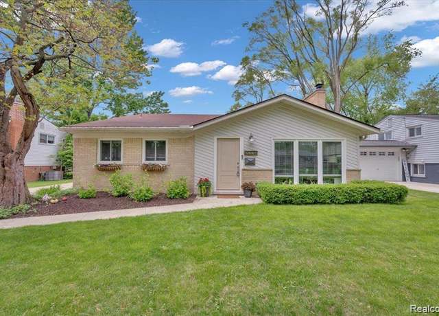 Property at 1227 SYCAMORE Dr, Rochester Hills, MI 48307 1565, 3 beds, 2 baths