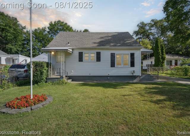 Property at 224 W Chicago Ave, Pontiac, MI 48340 1137, 2 beds, 1 bath