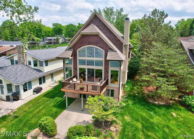 Property at 15496 Bealfred Dr, Fenton, MI 48430 1713, 5 beds, 3.5 baths