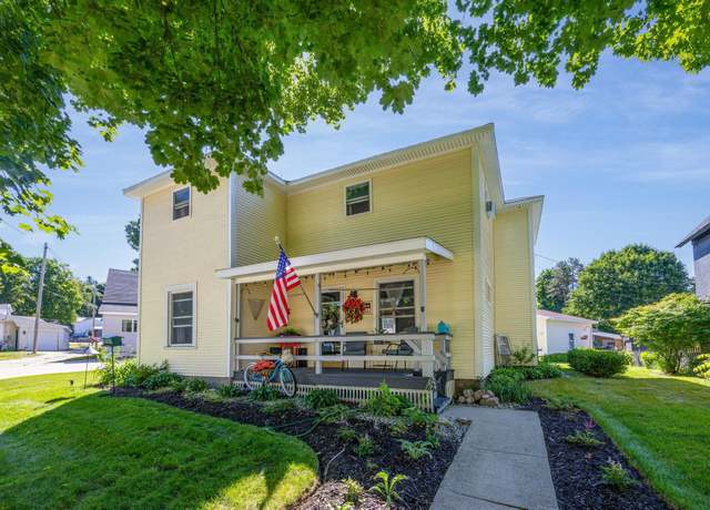 Property at 422 E Pine St, Cadillac, MI 49601, 4 beds, 1 bath