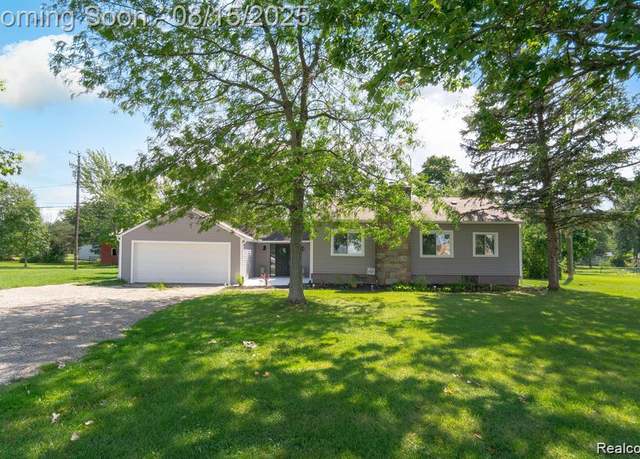 Property at 2138 E Reid Rd, Grand Blanc, MI 48439 8533, 3 beds, 2 baths