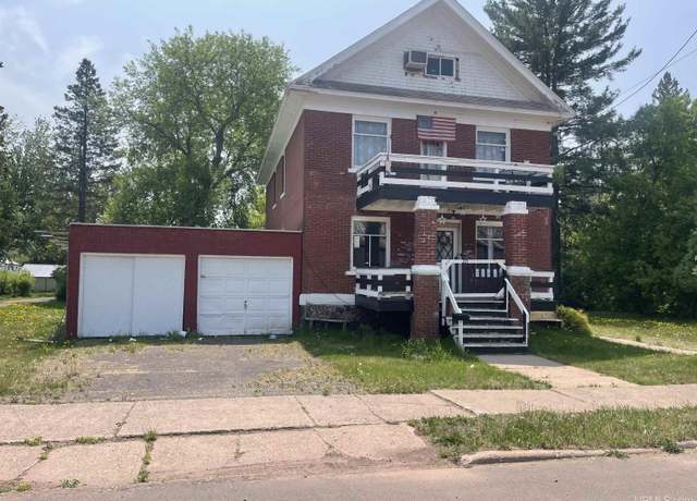 Property at 221 W Oak St, Ironwood, MI 49938, 6 beds, 2 baths