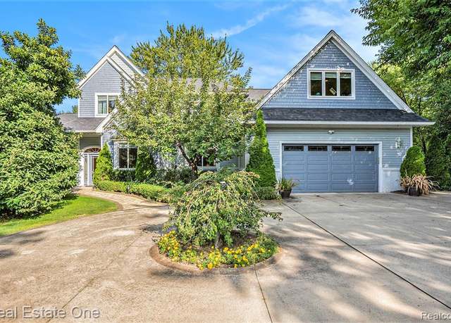 Property at 1301 Romney Rd, Bloomfield Hills, MI 48304, 5 beds, 4.5 baths