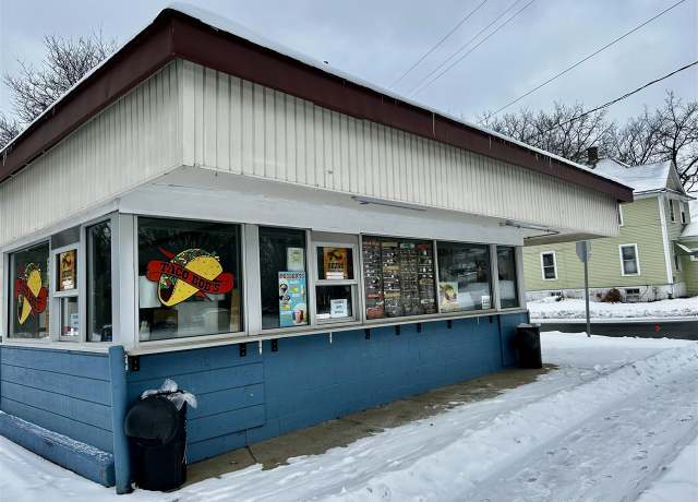 Property at 1502 S Westnedge Ave, Kalamazoo, MI 49008-1816