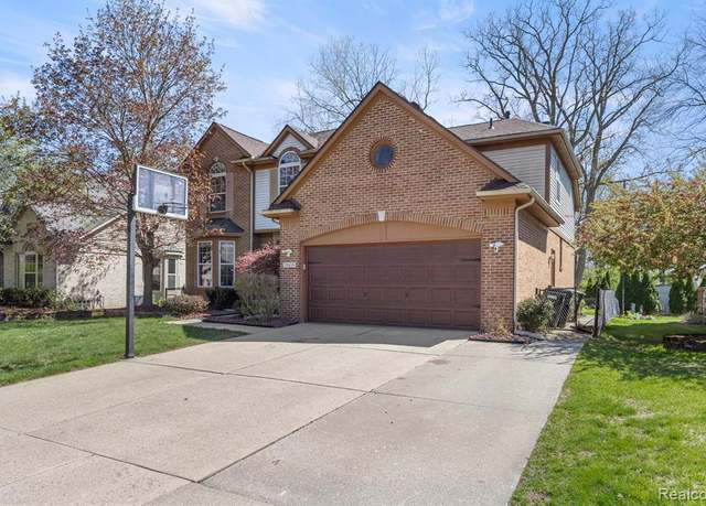 Property at 29839 BOBRICH St, Livonia, MI 48152 4541, 5 beds, 3.5 baths