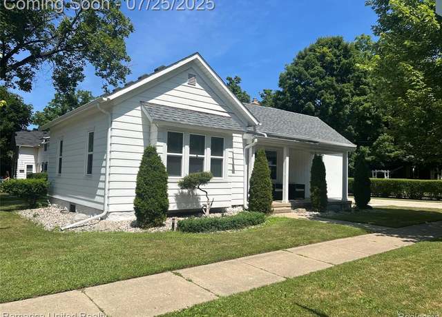 Property at 204 West St, Howell, MI 48843 1547, 3 beds, 1.5 baths