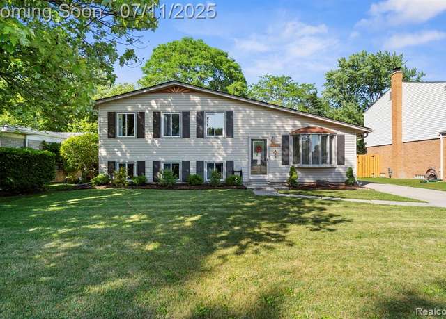 Property at 50474 Jim Dr, Chesterfield, MI 48047 1813, 3 beds, 2 baths