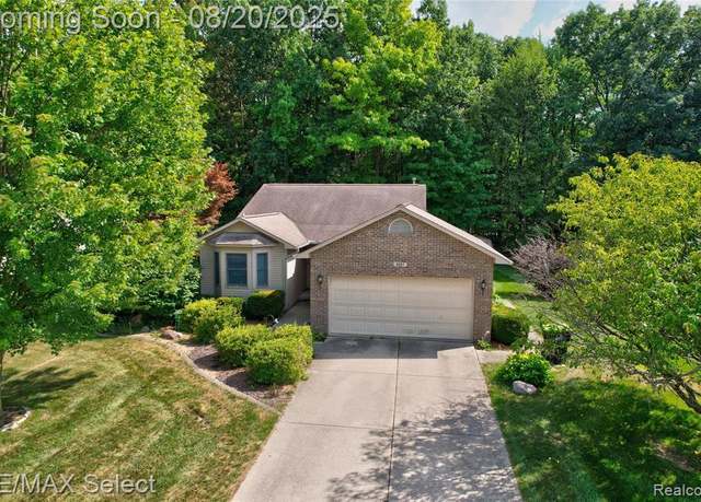 Property at 9267 Jill Marie Ln, Swartz Creek, MI 48473 8613, 2 beds, 3 baths