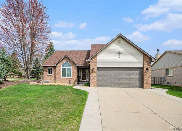Property at 21173 CLEAR CREEK Blvd, Clinton Township, MI 48036 1466, 3 beds, 2.5 baths