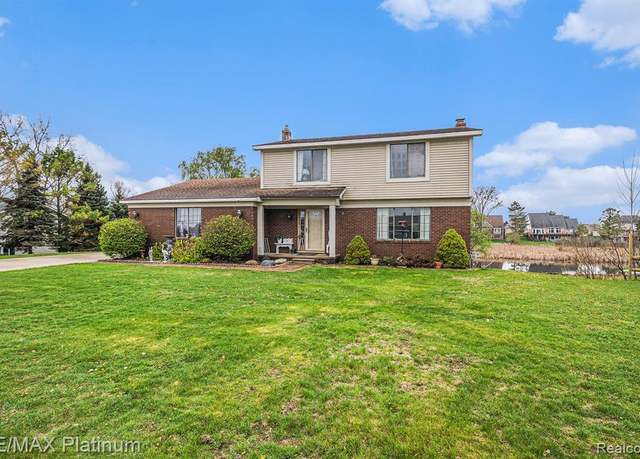 Property at 92 BROOKFIELD Dr, Oxford, MI 48371 4401, 4 beds, 1.5 baths