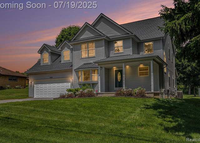 Property at 3074 Woodcrest Rd, Rochester Hills, MI 48309 3549, 4 beds, 3 baths