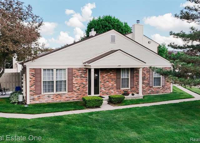 Property at 1588 DOVER Hl, Walled Lake, MI 48390 3123, 2 beds, 1 bath