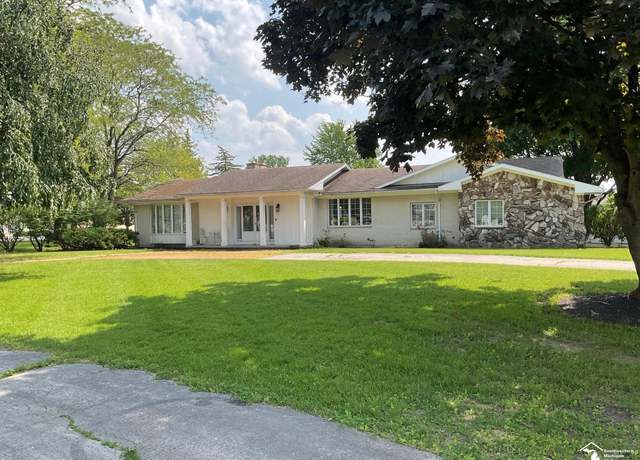 Property at 4845 E Dunbar Rd, Monroe, MI 48161, 4 beds, 2.5 baths