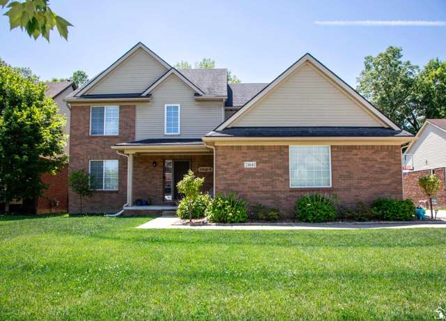 Property at 24641 Parklane Dr, Flat Rock, MI 48134, 4 beds, 2.5 baths