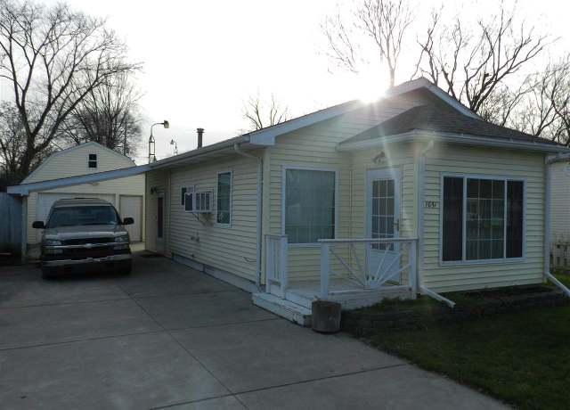 Property at 1051 W McLean, Flint, MI 48507, 3 beds, 1 bath