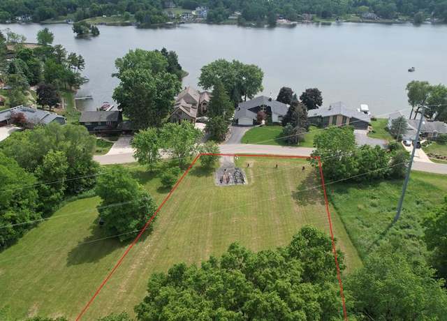 Property at 7447 Driftwood Dr, Fenton, MI 48430