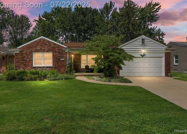 Property at 21235 River Rd, Grosse Pointe Woods, MI 48236 1259, 3 beds, 1.5 baths