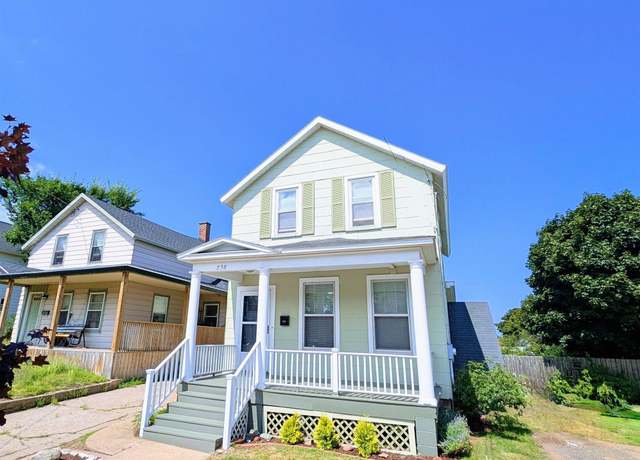 Property at 238 W Michigan St, Marquette, MI 49855, 3 beds, 1.5 baths