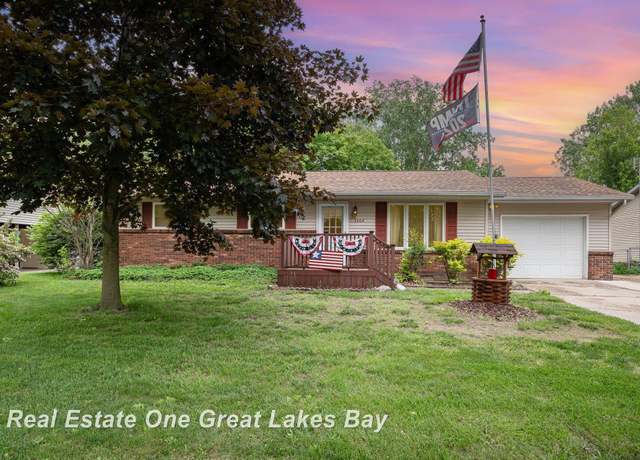 Property at 3404 Waldo Ave, Midland, MI 48642, 3 beds, 1 bath