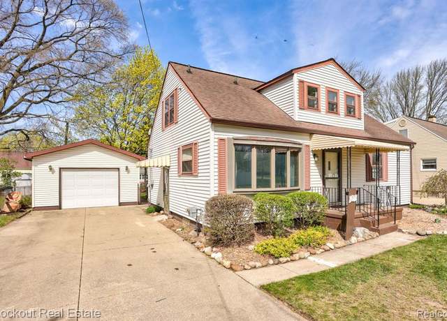 Property at 2002 S LINCOLN St, Bay City, MI 48708 8171, 4 beds, 1.5 baths