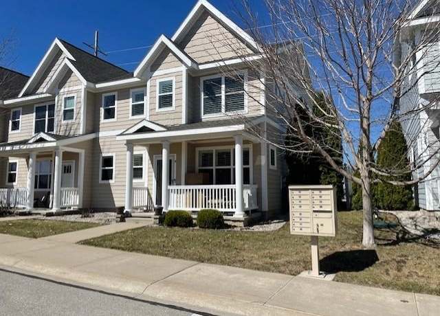 Property at 1022 Lake Ridge Dr #4, Traverse City, MI 49686, 3 beds, 3 baths