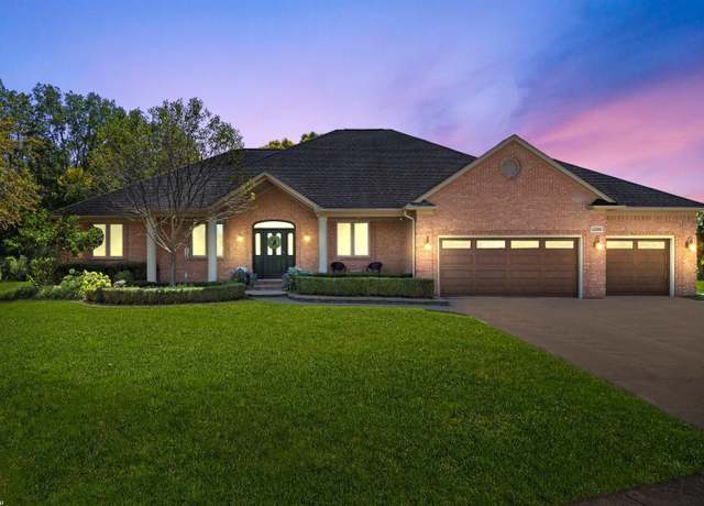 Property at 23380 Hidden Creek Dr, Macomb, MI 48042, 3 beds, 3.5 baths