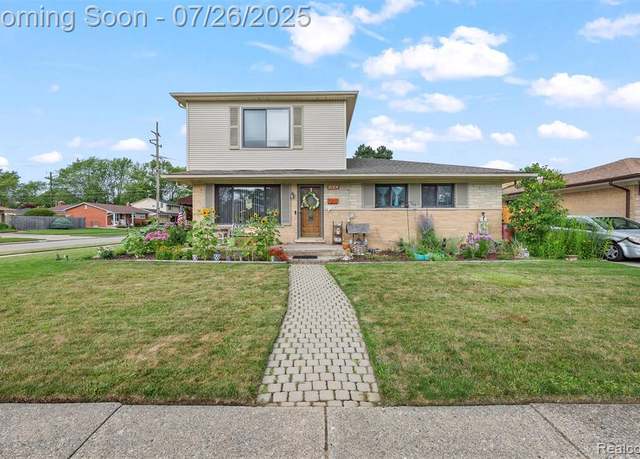 Property at 21301 Violet St, Saint Clair Shores, MI 48082 1560, 4 beds, 3 baths