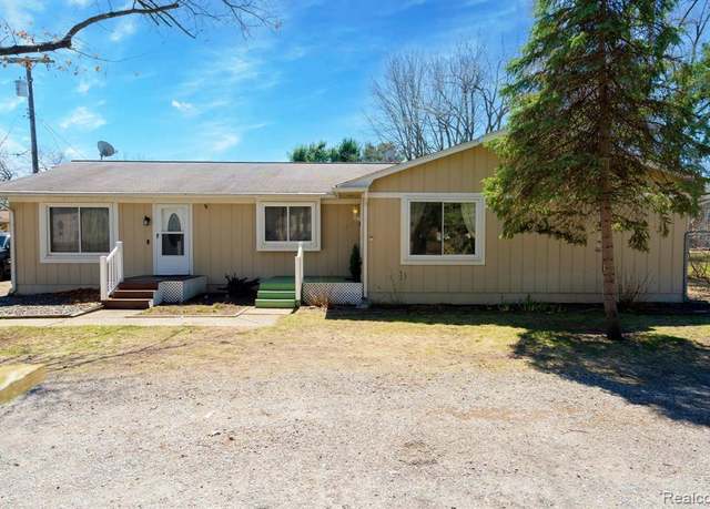 Property at 1871 GLENGARY Rd, Commerce, MI 48382 2146, 2 beds, 1 bath