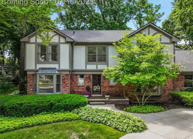 Property at 3445 Medford Dr, Troy, MI 48084 2740, 4 beds, 3.5 baths