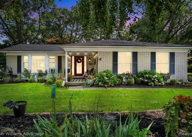 Property at 16566 Westbrook St, Livonia, MI 48154 2014, 4 beds, 2.5 baths