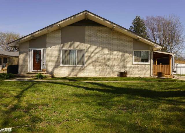 Property at 39660 Prentiss St, Harrison Twp, MI 48045, 3 beds, 2 baths