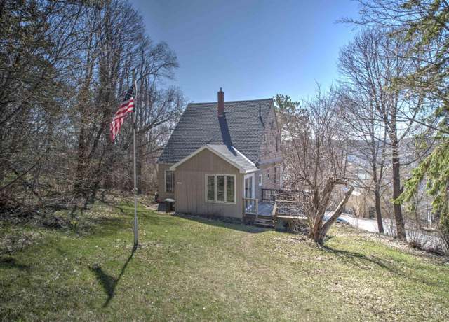 Property at 19529 Mckinley St, Hancock, MI 49930, 3 beds, 1 bath