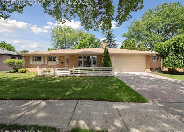 Property at 29620 Oakview St, Livonia, MI 48154 4464, 3 beds, 2.5 baths