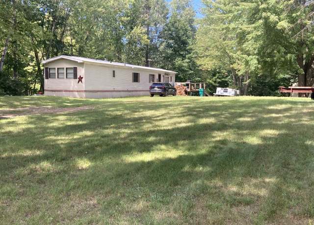 Property at 447 E Sun Oil Rd, Gladwin, MI 48624, 2 beds, 1 bath