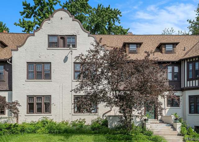 Property at 8123 E LAFAYETTE St, Detroit, MI 48214 2685, 6 beds, 1.5 baths