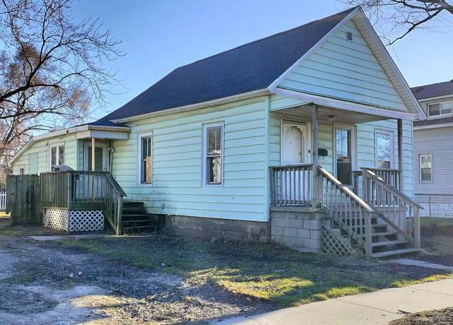 Property at 1036 Gillett St, Port Huron, MI 48051-1536, 3 beds, 1 bath