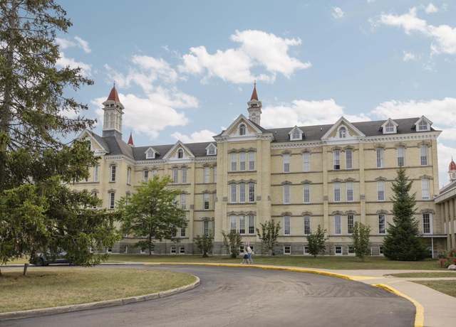 Property at 800 Cottageview Dr #400, Traverse City, MI 49684, 2 beds, 2 baths