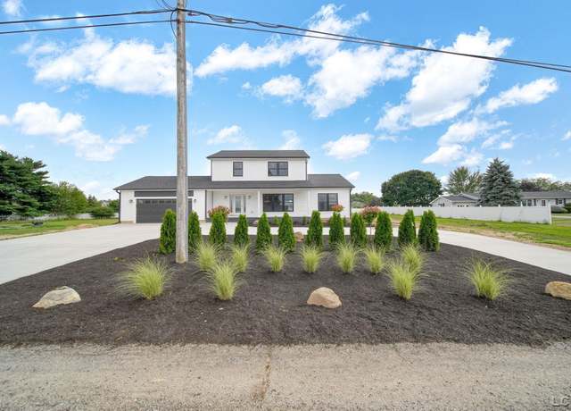 Property at 1325 Country Club Rd Rd, Adrian, MI 49221, 4 beds, 4.5 baths