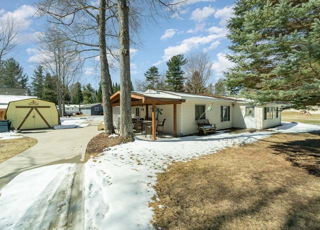Property at 8686 Center Rd, Saint Helen, MI 48656, 3 beds, 2 baths