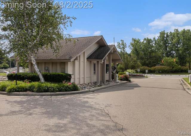 Property at 6964 Pebblecreek Woods Dr #117, West Bloomfield, MI 48322 3501, 3 beds, 3 baths