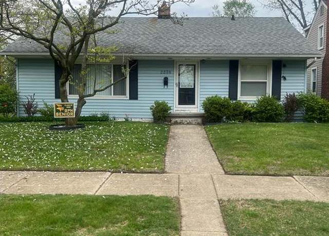 Property at 2238 ROSLYN Rd, Grosse Pointe Woods, MI 48236 1073, 3 beds, 1 bath