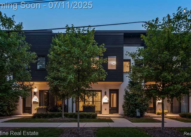 Property at 722 E Parent Ave, Royal Oak, MI 48067 3764, 3 beds, 2.5 baths