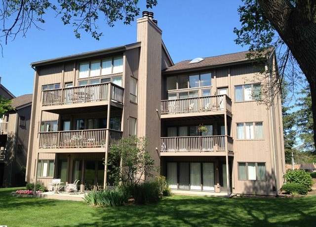 Property at 5525 Golfview Ct #10, Williamsburg, MI 49690, 1 bed, 1 bath