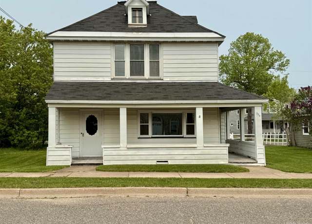 Property at 230 W Ridge St, Marquette, MI 49855, 4 beds, 2 baths