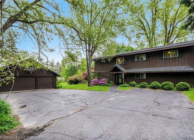 Property at 2030 Dunwoodie St, Ortonville, MI 48462 8556, 5 beds, 3 baths
