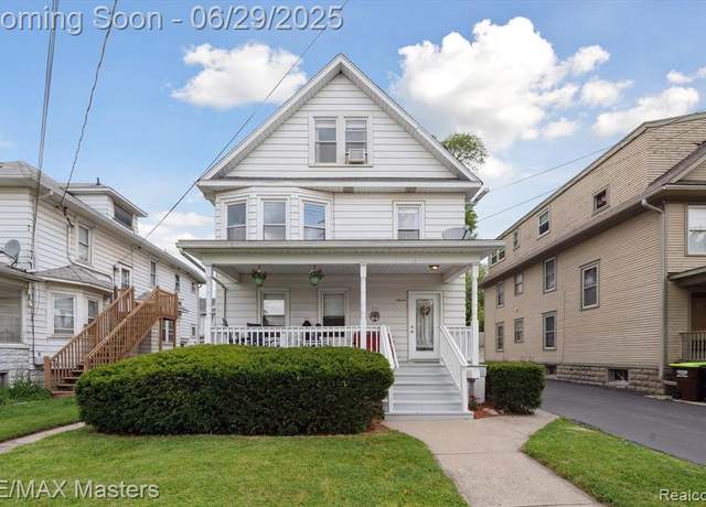 Property at 11 E Noble Ave, Monroe, MI 48162 2625, 5 beds, 2 baths