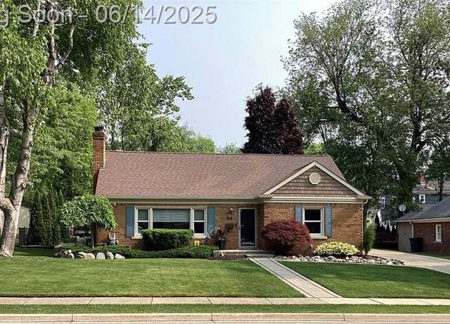 Property at 125 Maywood Ave, Rochester, MI 48307 1539, 3 beds, 3 baths
