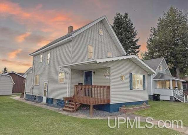 Property at 809 W A St, Iron Mountain, MI 49801, 3 beds, 1 bath